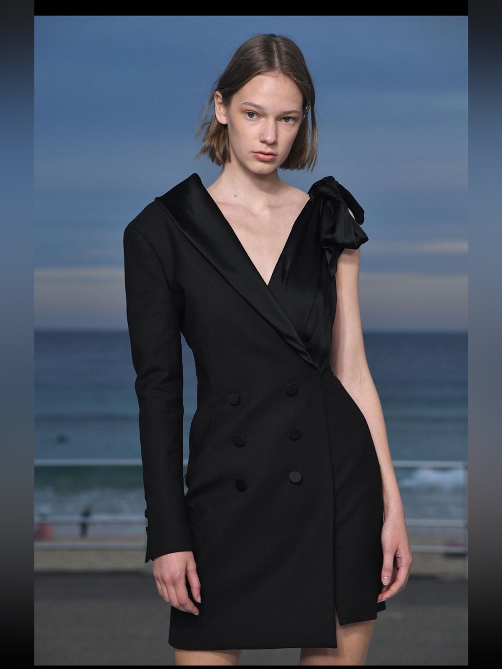 Jonathan Simkhai Asymmetric
Double-Breasted Bow Blazer Mini
Dress Black -xsmall
